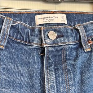 Abercrombie & Fitch Curvy 90’s Straight Jeans - Ultra High Rise